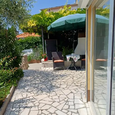 Lovro Apartman Kostrena